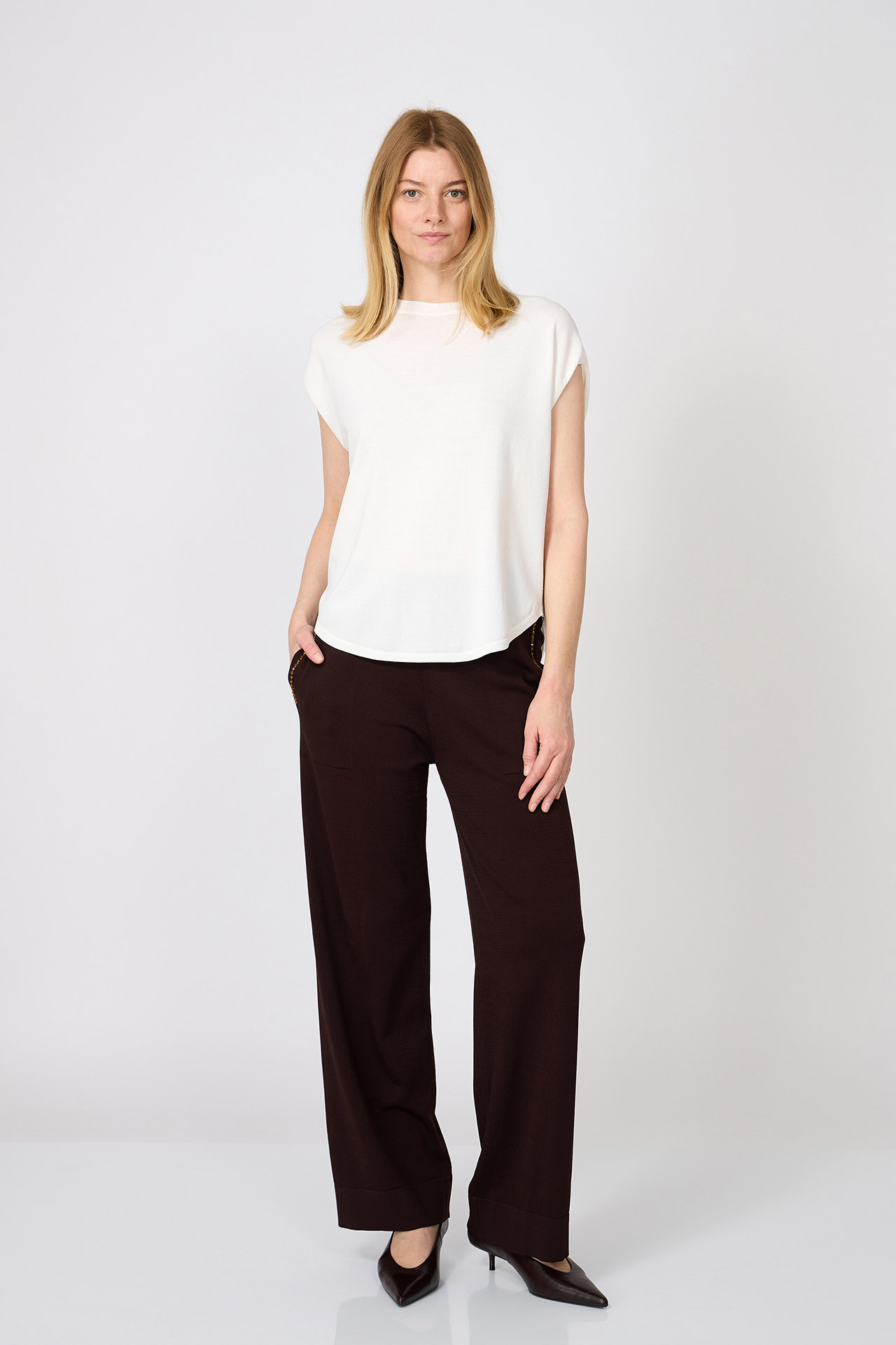 PANTALON DIN VISCOZĂ CU DETALIU MĂRGELE 3544VIH