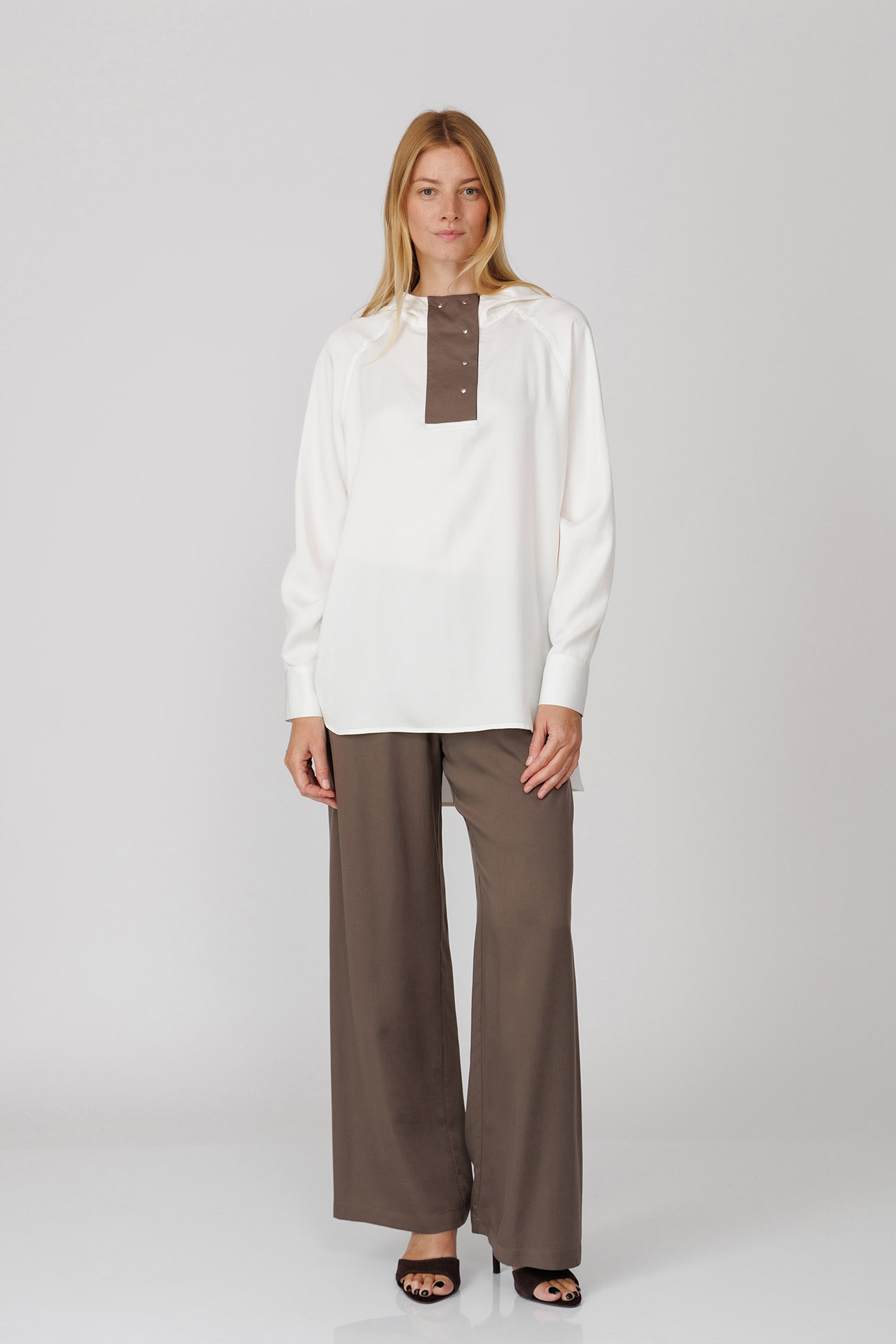BLUZA DIN LYOCELL CU GLUGA 5057T