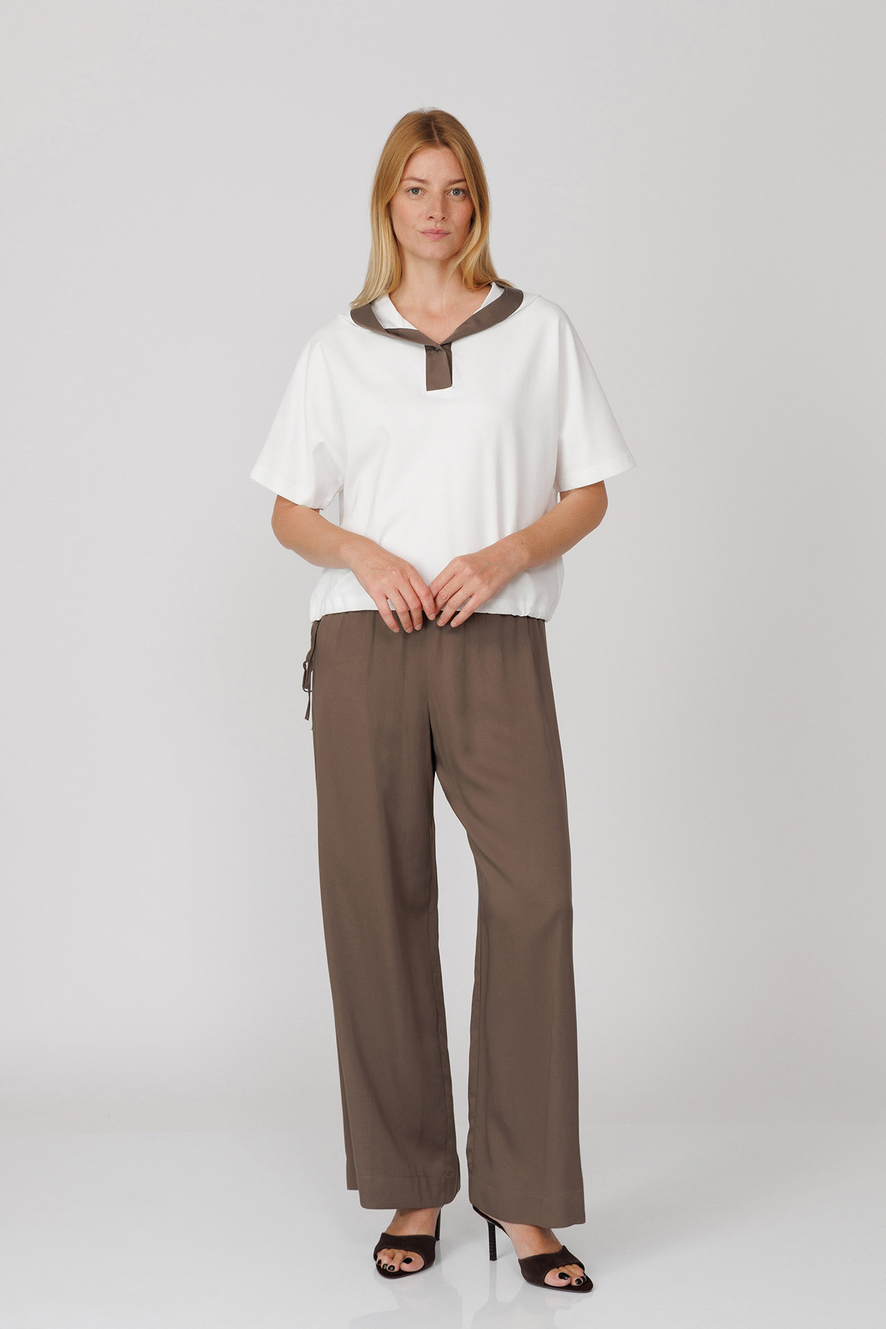 BLUZA DIN LYOCELL CU GLUGA 5050T