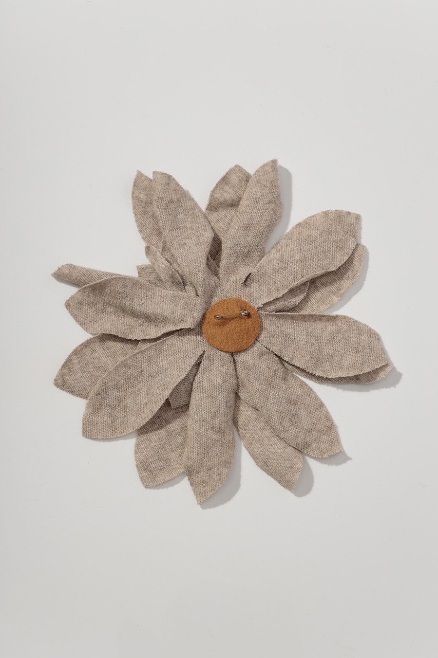 BROSA - FLOARE DIN LANA 9852W