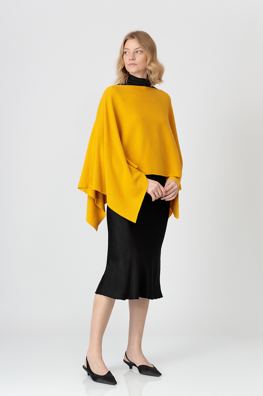 PONCHO SCURT DIN TRICOT REIAT 2059Z