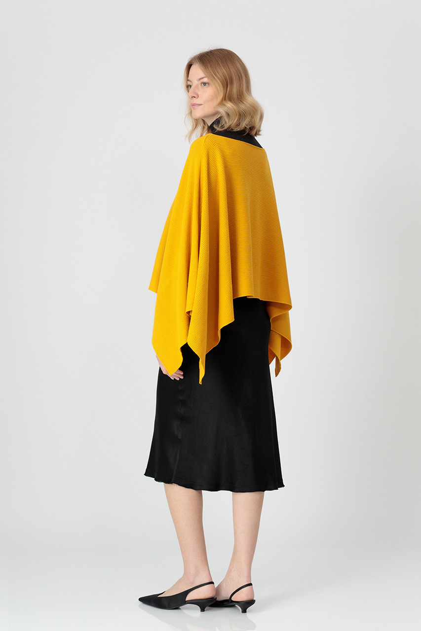 PONCHO SCURT DIN TRICOT REIAT 2059Z