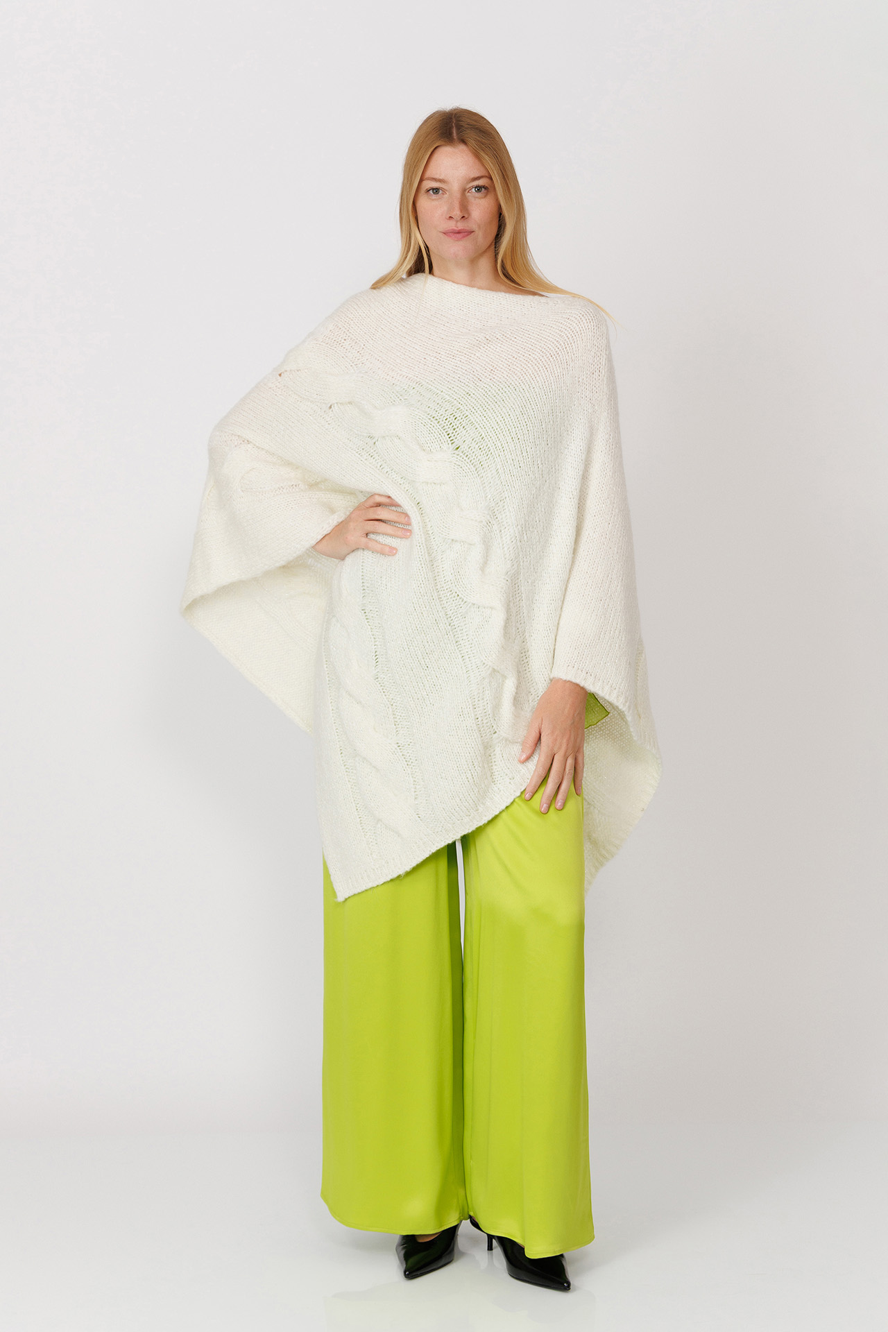 PONCHO DIN AMESTEC LANA 5518MO